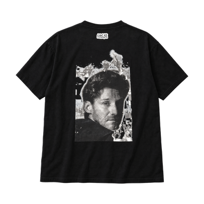 Rückseite des schwarzen T-Shirts mit großem Porträtdruck von Lucas Fendrich